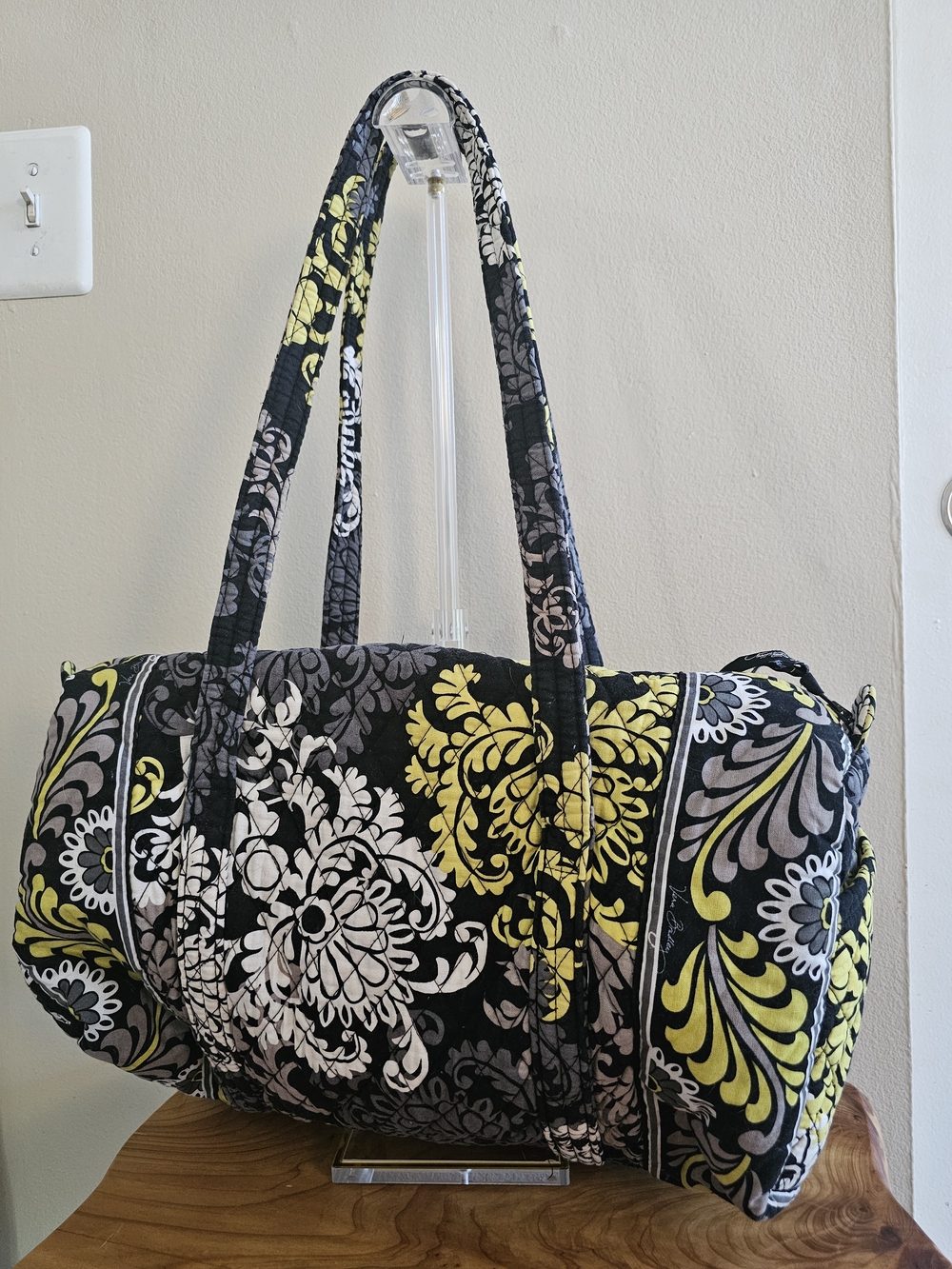 3 Piece Vera Bradley- Black, Yellow & Cream Quilted Barrel Tote with Wristlet - Picture 2 of 8
